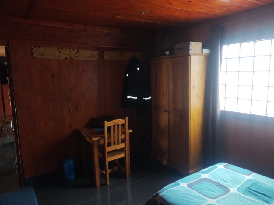 7 Bedroom Property for Sale in Brackenfell Central Western Cape